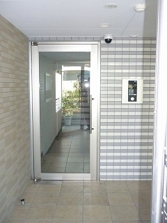 14/18 エントランス