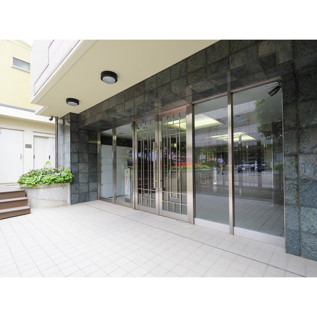 2/2 エントランス