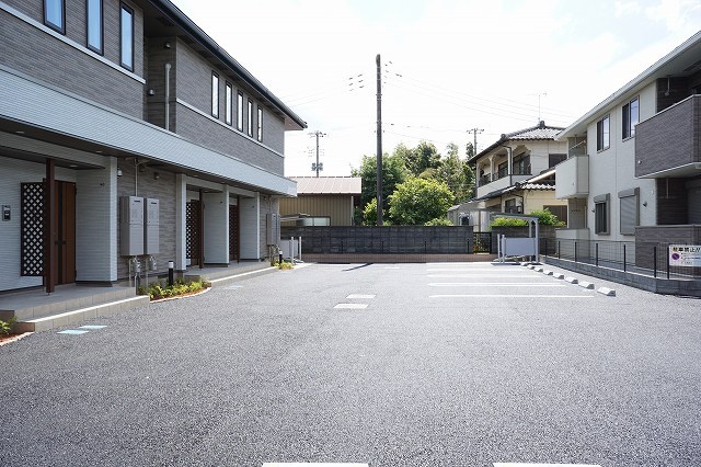 28/30 駐車場