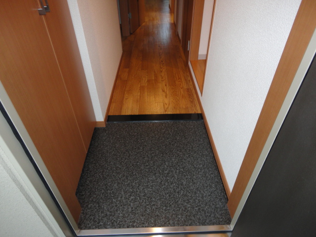 13/29 玄関