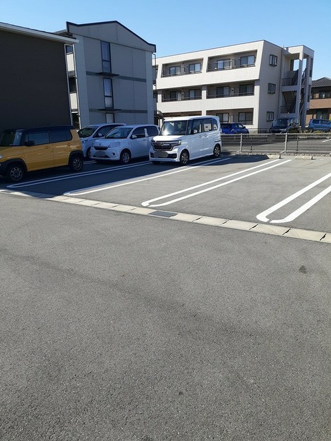 14/20 駐車場