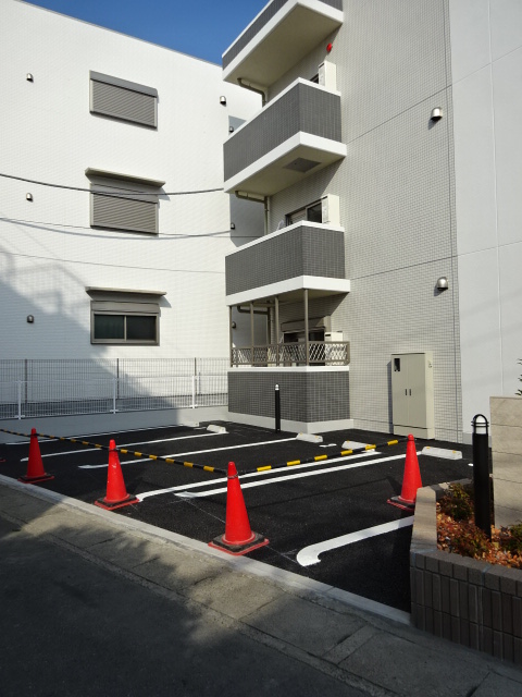 22/28 駐車場