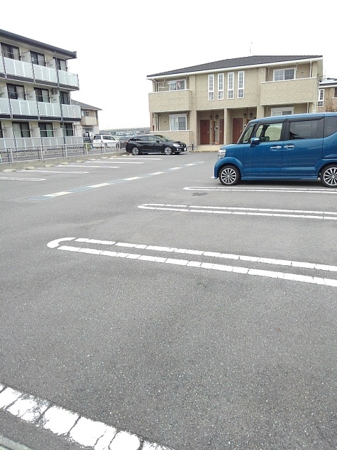 14/18 駐車場
