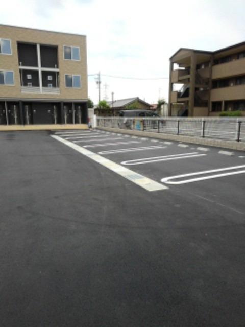 14/18 駐車場
