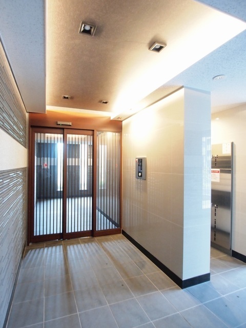 14/20 エントランス