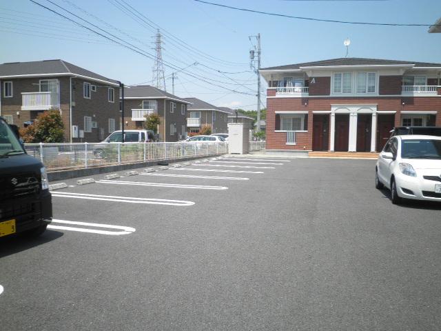 22/28 駐車場