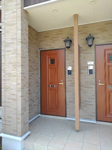 18/27 エントランス