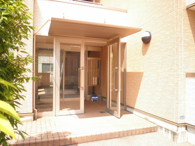 2/4 エントランス