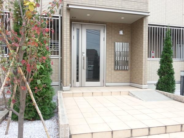 20/30 エントランス