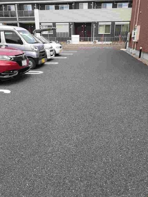 14/14 駐車場