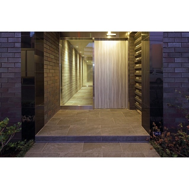 19/24 エントランス