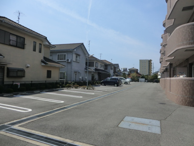 22/30 駐車場