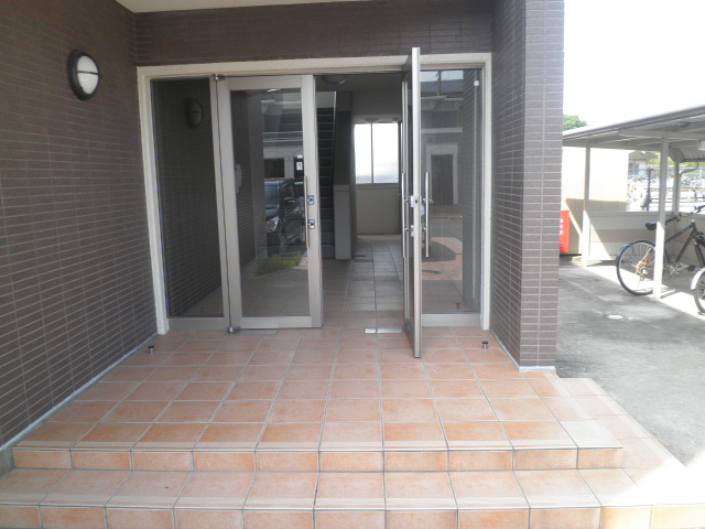 20/28 エントランス