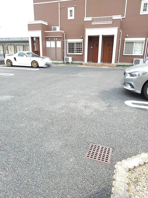 18/26 駐車場