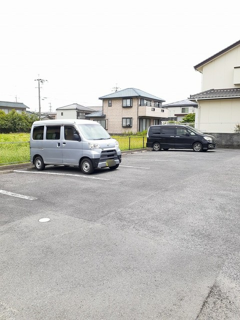 14/14 駐車場