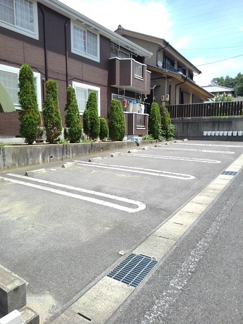 18/24 駐車場