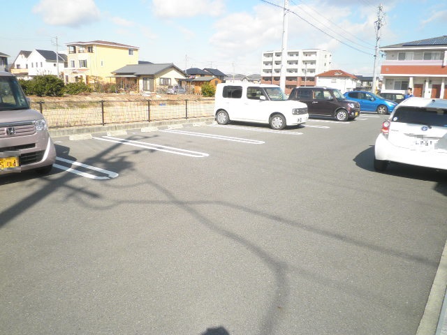22/30 駐車場