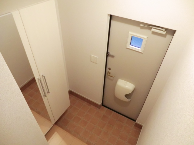 13/30 玄関