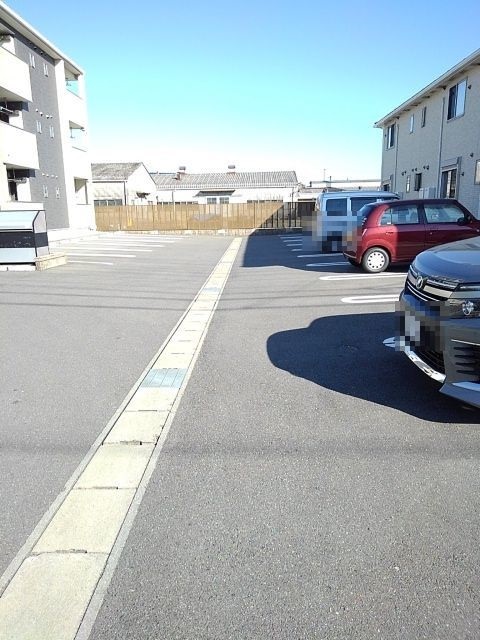 15/23 駐車場