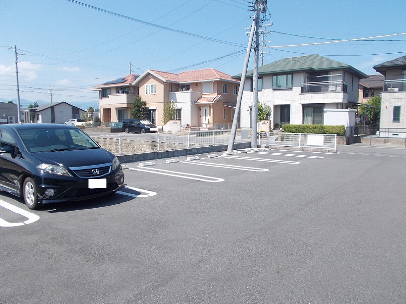 22/30 駐車場