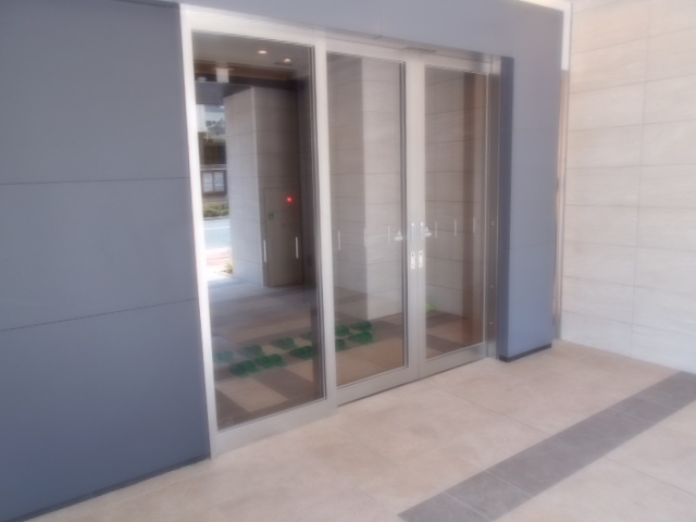 3/4 エントランス