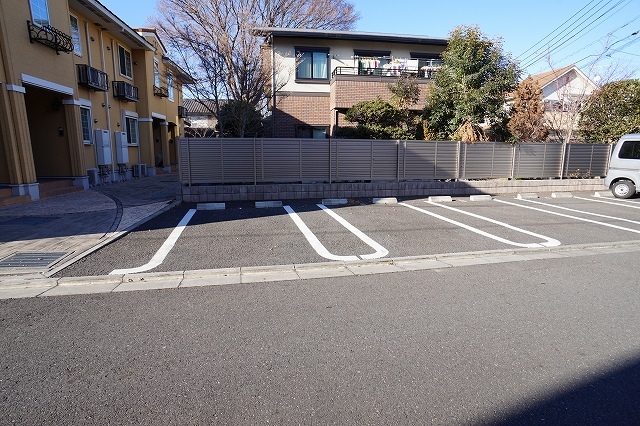 14/20 駐車場