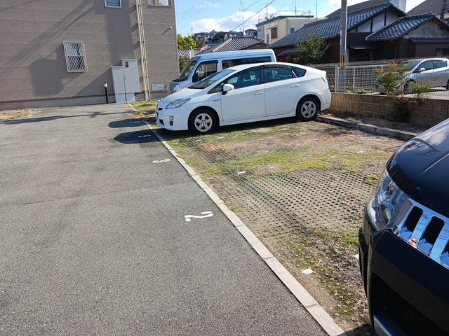 14/23 駐車場