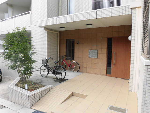 22/30 エントランス