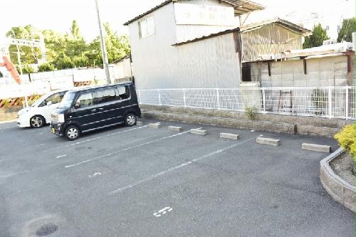 14/14 駐車場