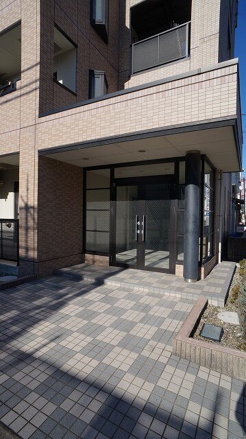 20/30 エントランス