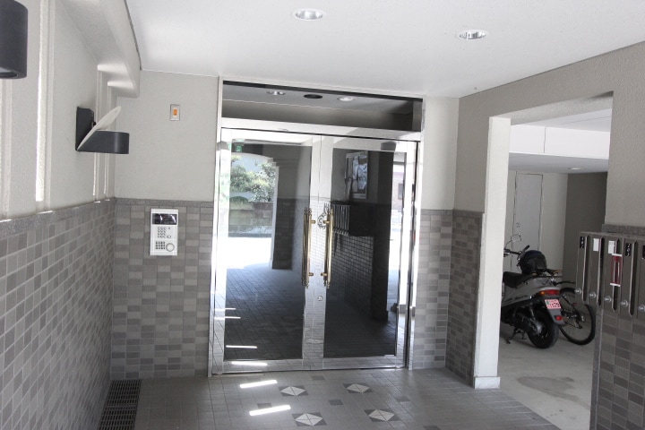 20/26 エントランス