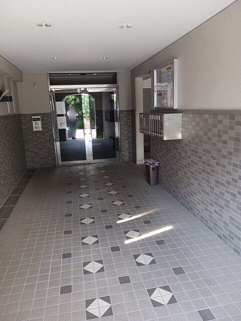 14/20 エントランス