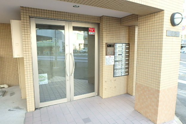 22/30 エントランス