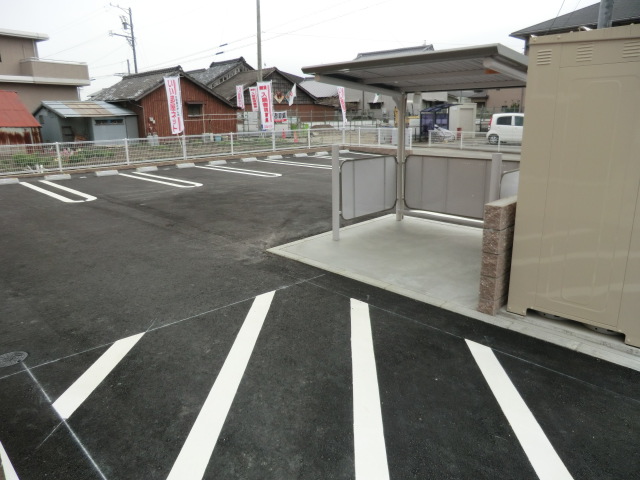 22/28 駐車場
