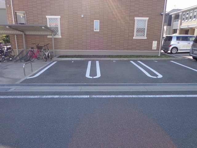 13/23 駐車場