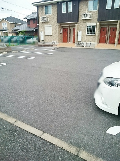 18/24 駐車場