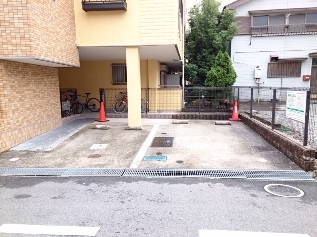 14/20 駐車場