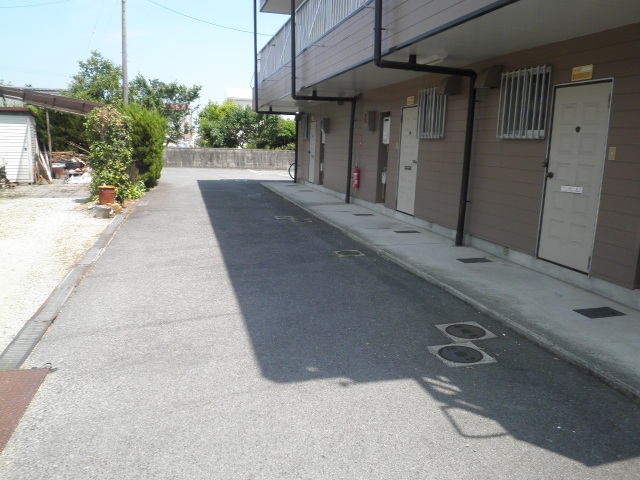 22/28 エントランス