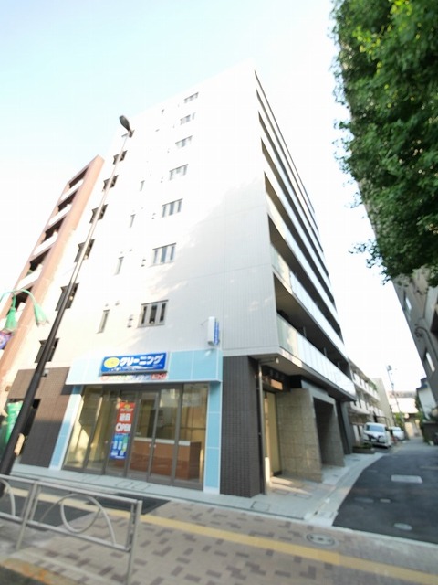 22/28 エントランス