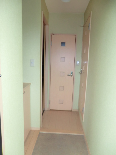 13/27 玄関