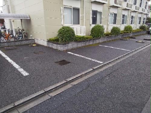 14/14 駐車場