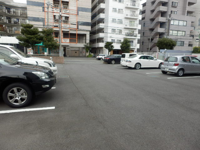 19/28 駐車場