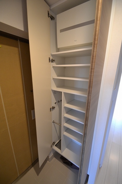 19/30 玄関