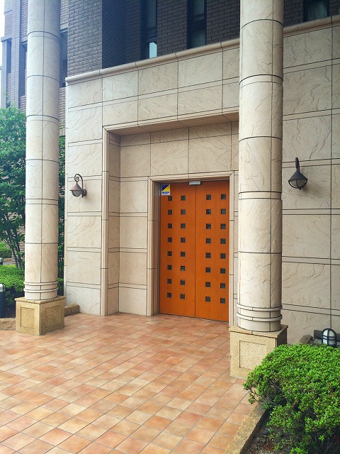 22/29 エントランス