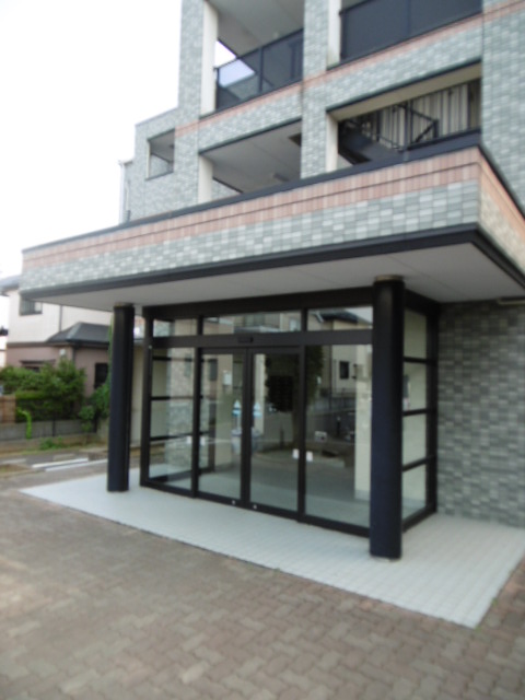 22/26 エントランス