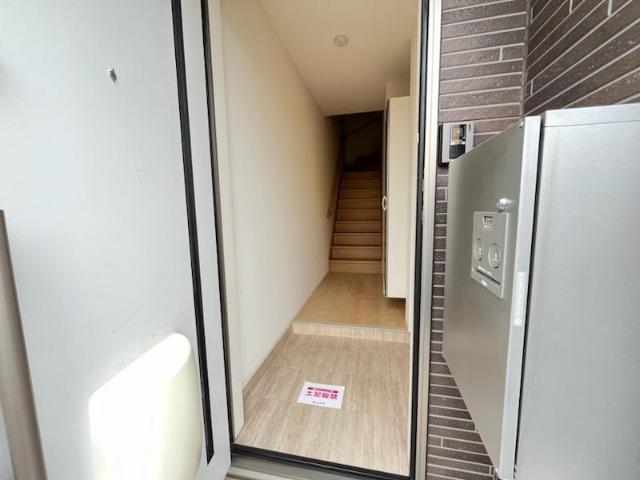 13/27 玄関
