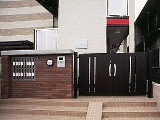 2/2 エントランス