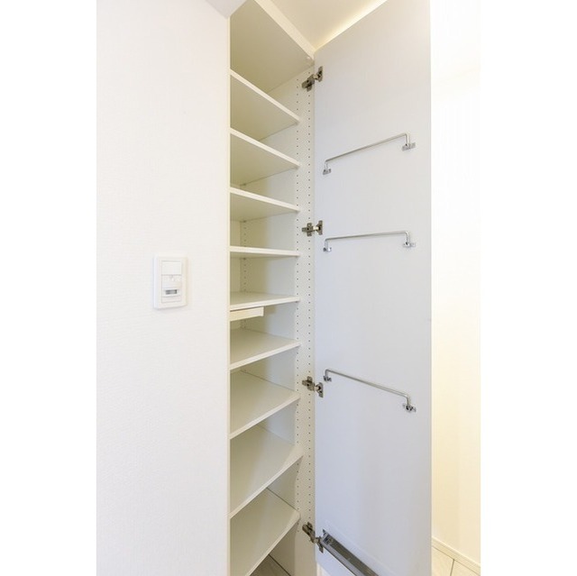 18/28 エントランス