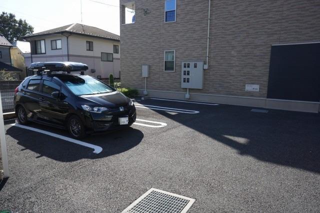 28/30 駐車場