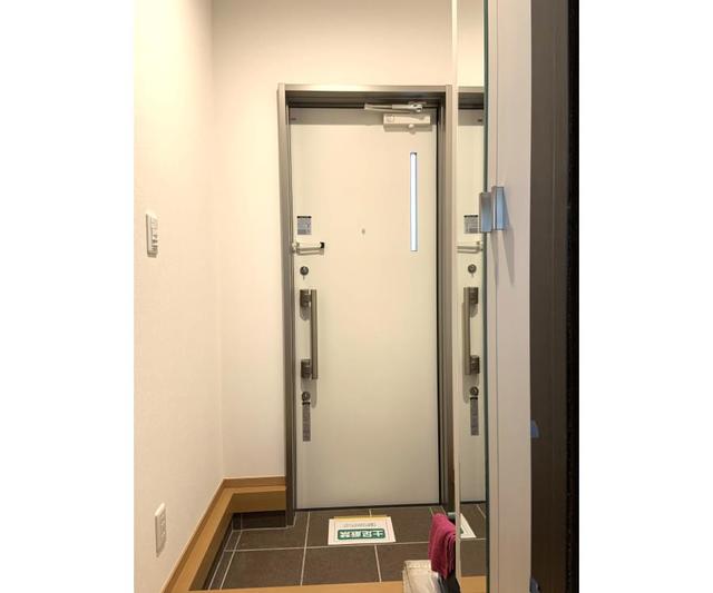 18/29 玄関